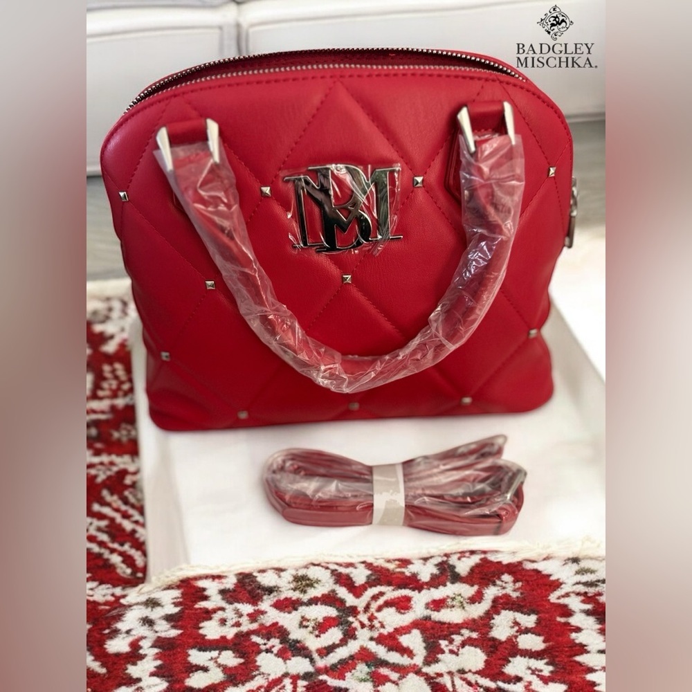 NWT Badgley Mischka Quilted Crossbody